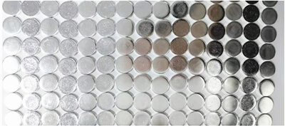 Kontak perak adalah komponen konduktif utama