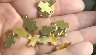 Produksi massal untuk stempel kontak perak